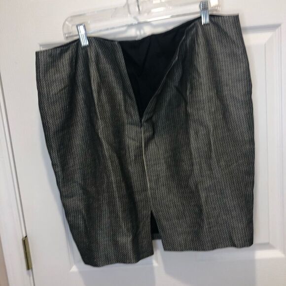 Ellen Tracy Linda Allard black gray silver button front blazer and skirt suit - Picture 8 of 16